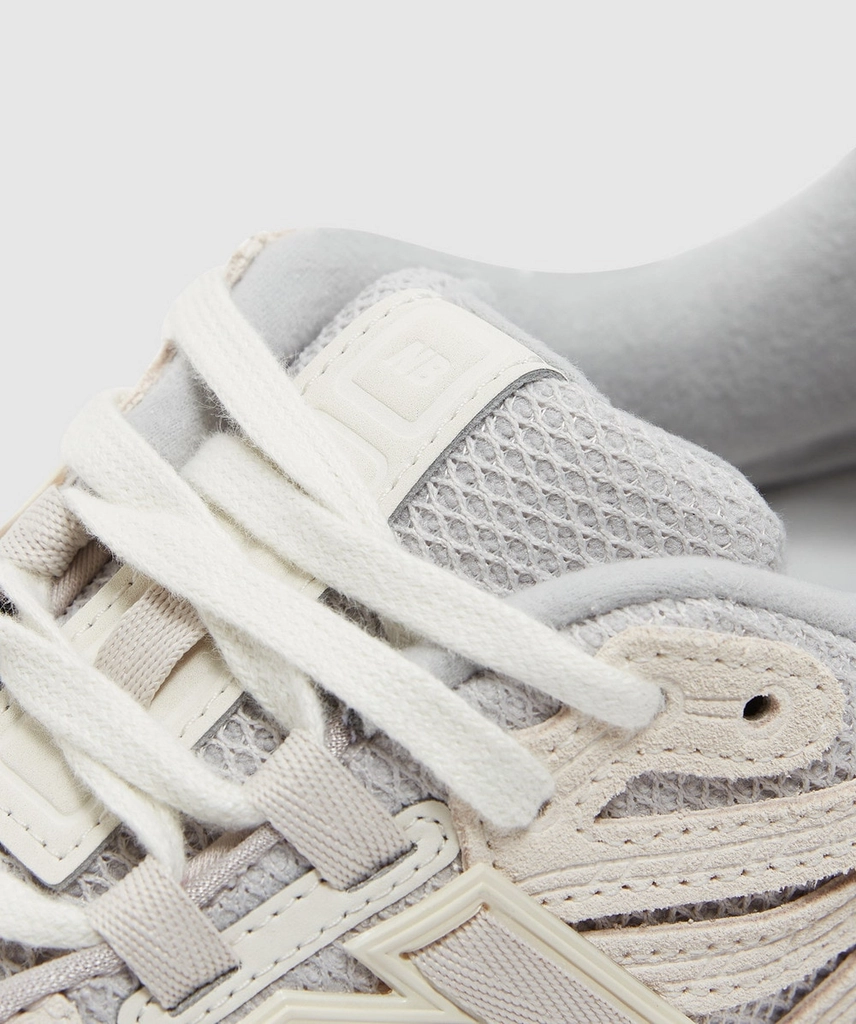 New Balance 1906 sneaker